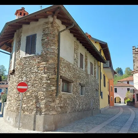 Il Gatto Ombrellaio - Gateway To Stresa, Maggiore And Mountains