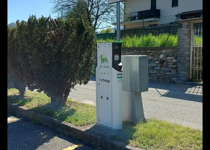 Il Gatto Ombrellaio - Gateway To Stresa, Maggiore And Mountains Stropino