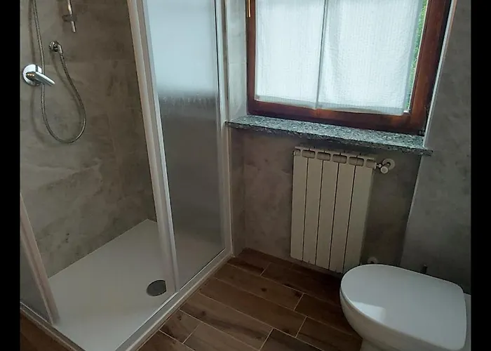 Il Gatto Ombrellaio - Gateway To Stresa, Maggiore And Mountains Stropino